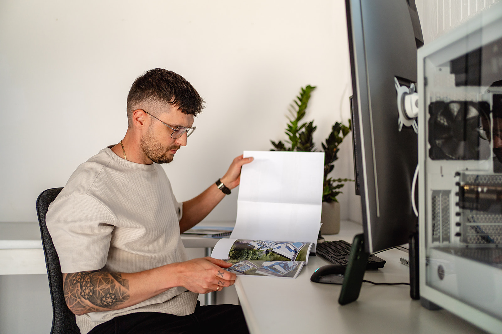 Grafik 3D zaczyna tworzyć wizualizację 3D projektu architektonicznego.